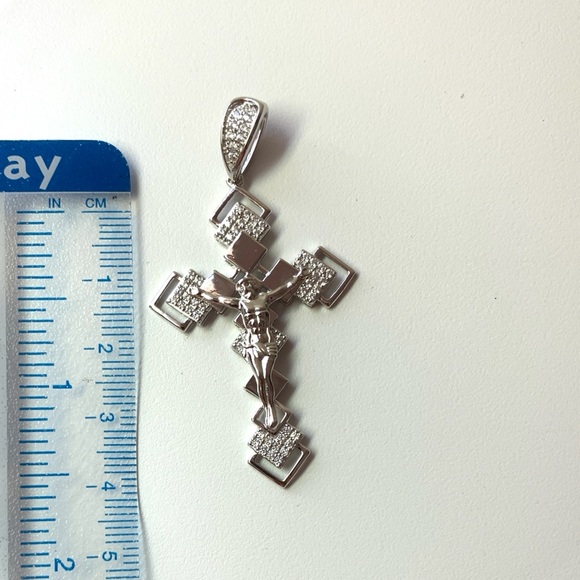 Stamped 925 solid Sterling silver cross pendant - Picture 5 of 17